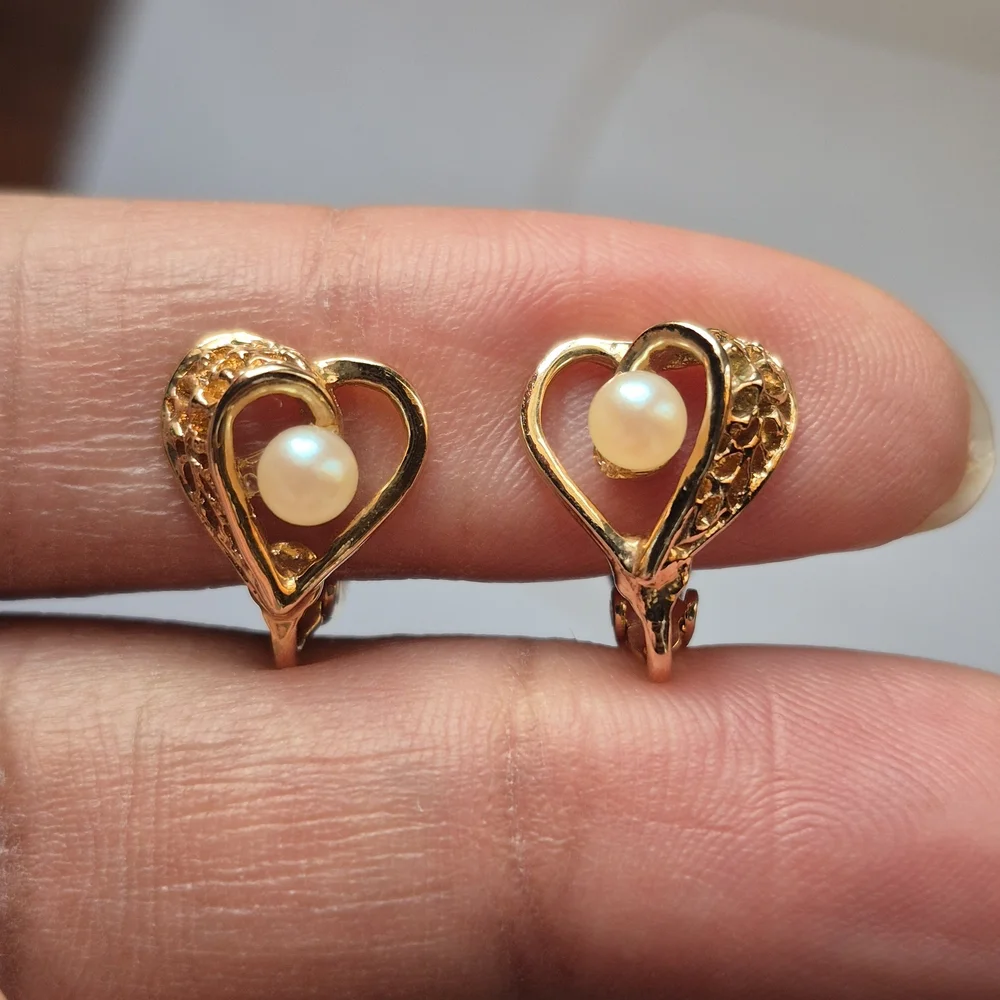 Vintage heart clip-on earrings and necklace set
